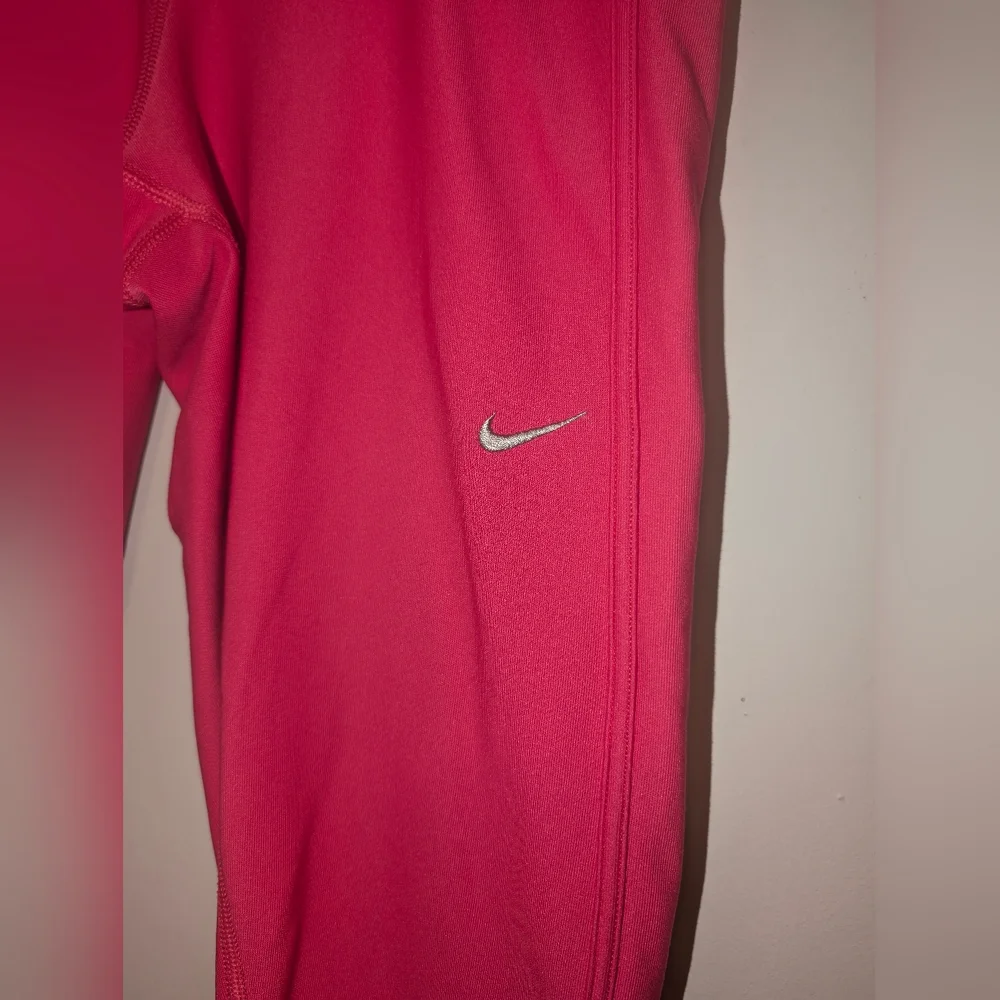 Nike Women's Cropped Dri-Fit Leggings Pink & Orange W/ Zip Pocket & Drawstring - Picture 4 of 16